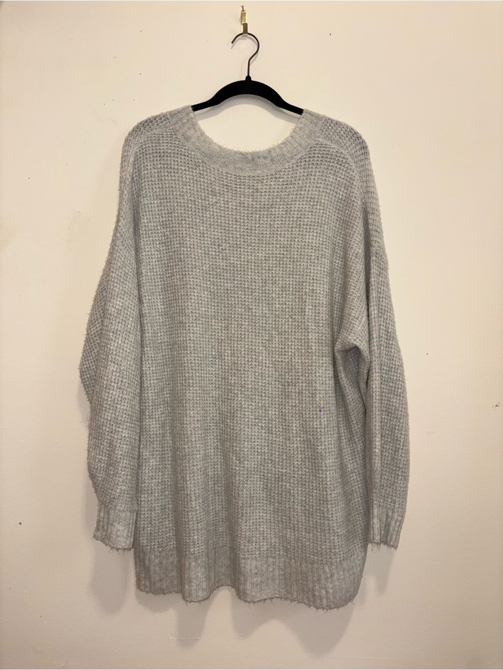 American Eagle Light Gray V-Neck Waffle Knit Sweater